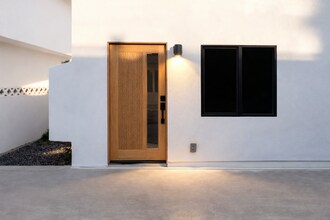 12527 Cranbrook Ave in Hawthorne, CA - Foto de edificio - Building Photo