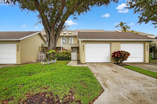 property at 2703 Maplewood Dr
