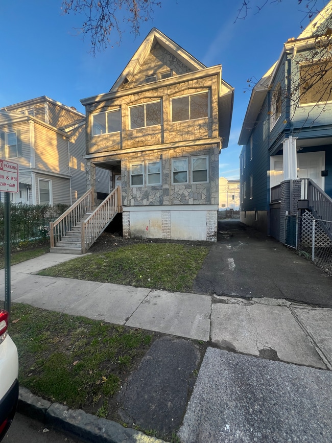 456 Norwood St, Unit 2nd floor