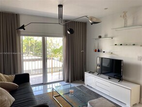 1540 Meridian Ave in Miami Beach, FL - Building Photo - Building Photo