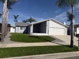 5109 Andrew Jackson St in Oceanside, CA - Building Photo