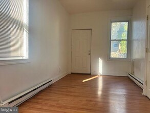 513 Brinton St in Philadelphia, PA - Building Photo - Building Photo