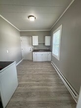 101 E Hartford Ave in Bessemer City, NC - Building Photo - Building Photo