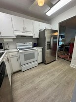 8280 Sunrise Lakes Blvd in Sunrise, FL - Building Photo