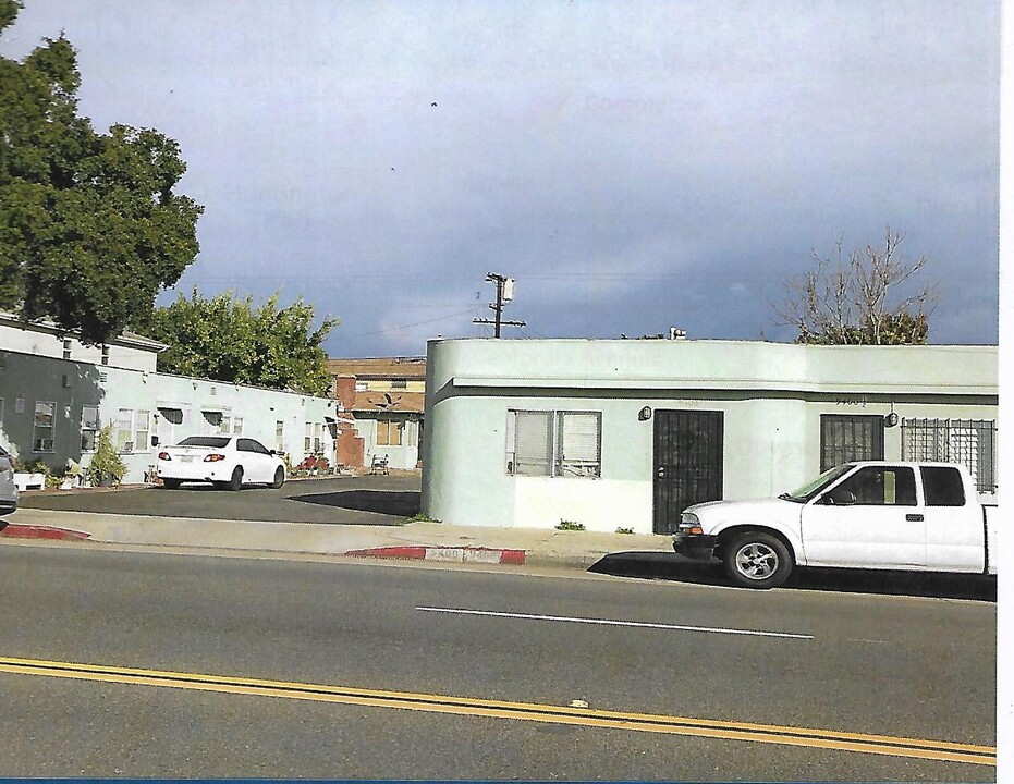 9328 California Ave in South Gate, CA - Building Photo