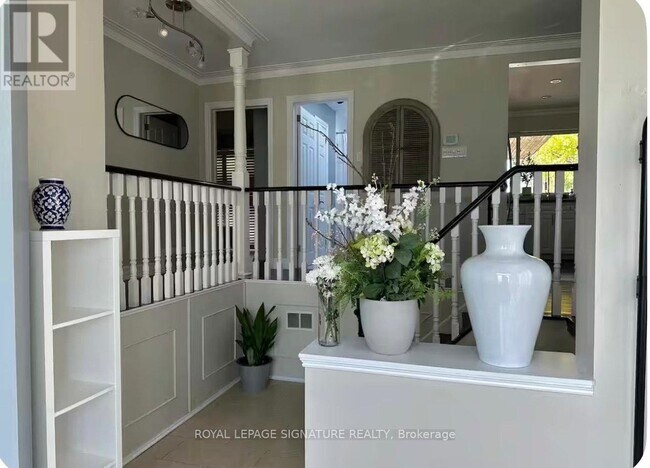 1353 Sheldon Ave in Oakville, ON - Building Photo - Building Photo