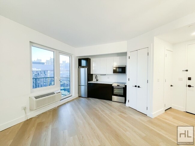 President Street / Sunlit Crown Heights 2-Bed 1-Bath