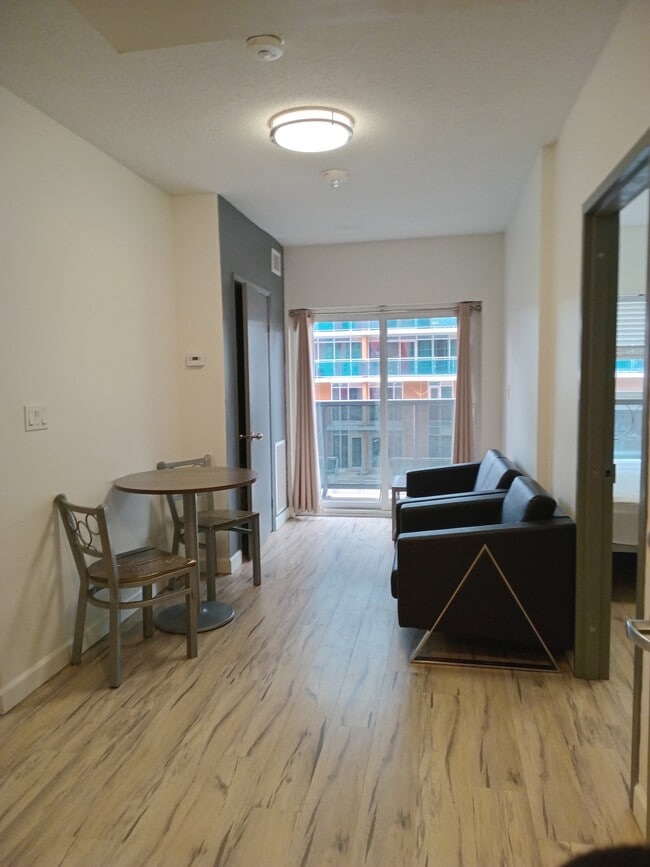 258B Sunview St in Waterloo, ON - Building Photo - Building Photo