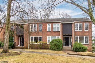 388 Morris Ave in Summit, NJ - Building Photo