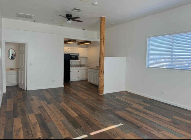 property at 2950 N Taylor St