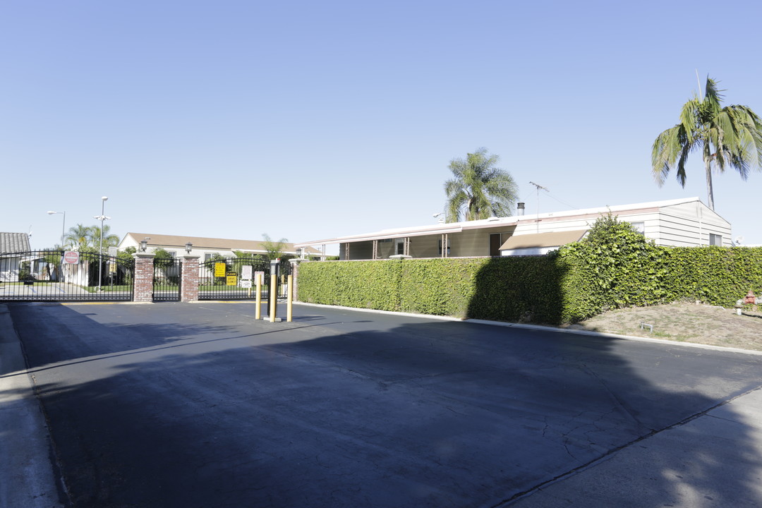 Clinton Mobile Estates in Santa Ana, CA - Building Photo