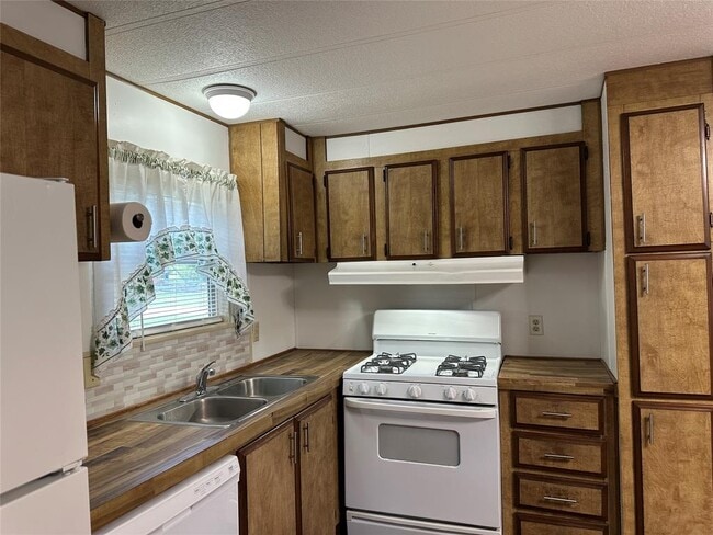 property at 399 Pope Bend N