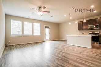 602 Skiff Moth Dr in Pflugerville, TX - Building Photo - Building Photo