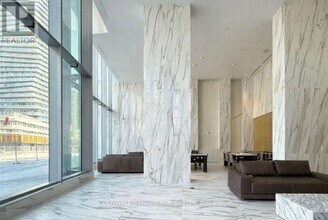 448 Burnhamthorpe Rd W in Mississauga, ON - Building Photo - Building Photo