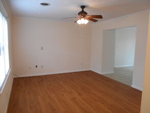 411 S Poplar Dr in Surfside Beach, SC - Building Photo - Building Photo