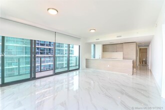 1300 S Miami Ave, Unit 2706 in Miami, FL - Building Photo - Building Photo