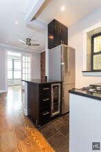 East 25th Street, Unit 2D in New York, NY - Building Photo - Building Photo