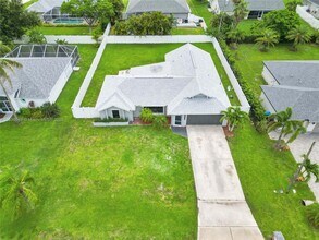 709 SW 9th Ave in Cape Coral, FL - Building Photo - Building Photo