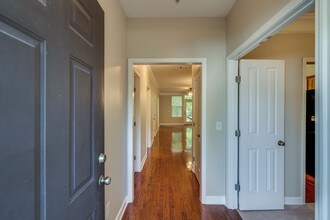 2310 Elliott Ave-Unit -#106 in Nashville, TN - Building Photo - Building Photo