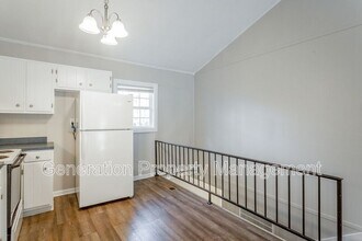 5221 Old Trail in Red Bank, TN - Foto de edificio - Building Photo