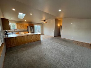 2901 NE Pinnacle Pl in Bend, OR - Building Photo - Building Photo