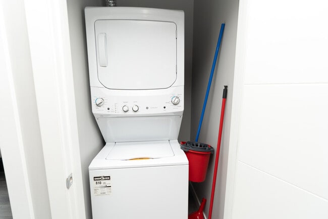 11303-11105 105 Ave NW, Unit SI ID1227819P in Edmonton, AB - Building Photo - Building Photo