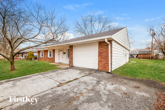 322 Deville Pl in Whiteland, IN - Building Photo - Building Photo