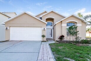 572 Eagle Pointe S in Kissimmee, FL - Building Photo