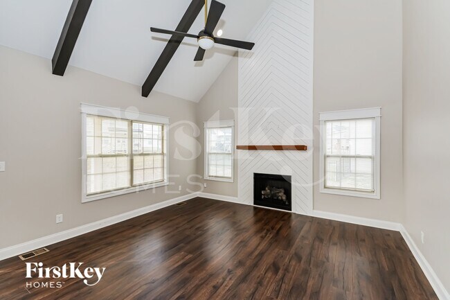 372 Lowline Dr in Clarksville, TN - Building Photo - Building Photo