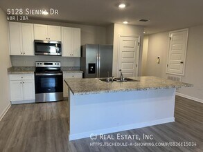 5128 Sienna Dr in Panama City, FL - Building Photo - Building Photo