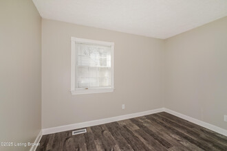 7348 Beechland Ave in Louisville, KY - Building Photo - Building Photo