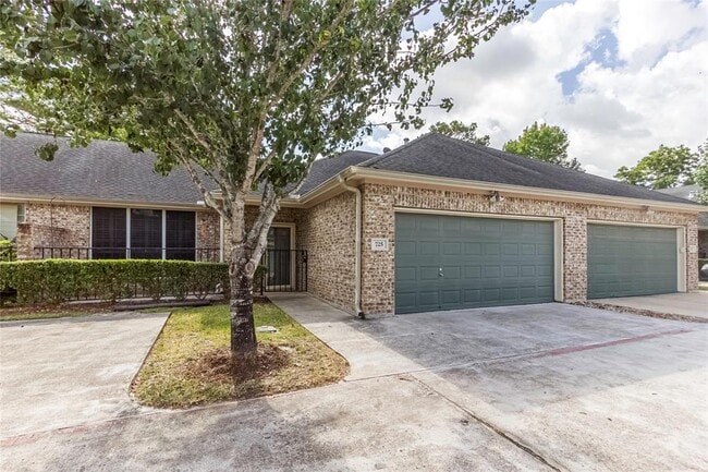 property at 725 Cedarwood Dr