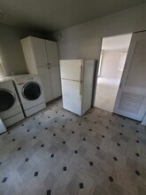 10631 Saratoga st in Oak Park, MI - Building Photo - Building Photo