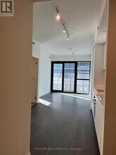 2 Erskine Rd in Mississauga, ON - Building Photo - Building Photo