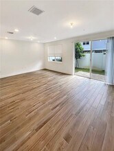 145 SW 170th Ave in Pembroke Pines, FL - Building Photo - Building Photo