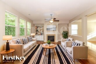 422 Howell Crossing, Unit 8 in Canton, GA - Foto de edificio - Building Photo