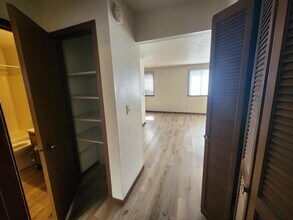 922 Boston Way in Coralville, IA - Building Photo - Building Photo