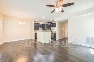 2455 Silverthorn Dr in Charlotte, NC - Building Photo - Building Photo