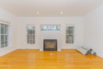 80 Vanderbilt Ave in Saratoga Springs, NY - Building Photo - Building Photo