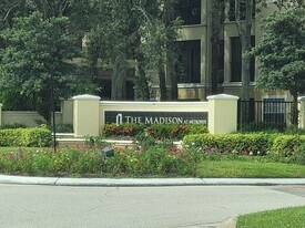 2558 Robert Trent Jones Dr in Orlando, FL - Building Photo
