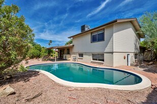 525 E Alameda Dr in Tempe, AZ - Building Photo