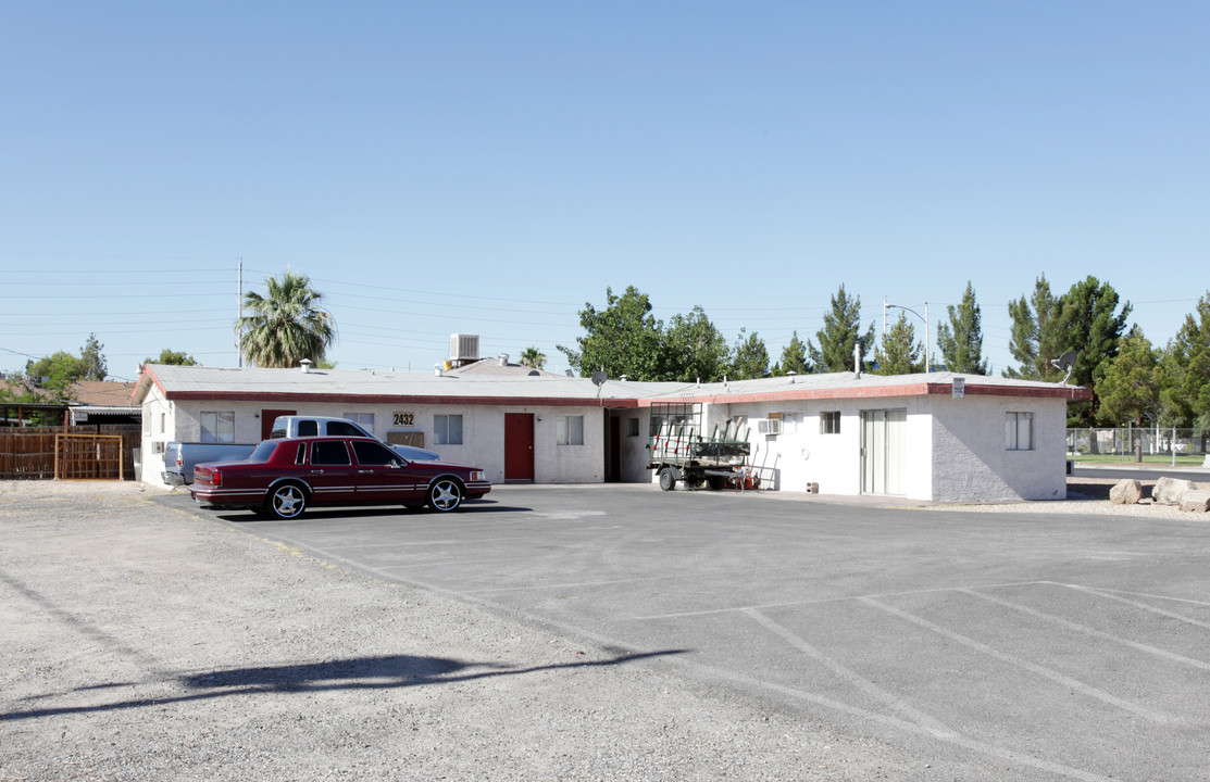 2432 Webster St in North Las Vegas, NV - Building Photo