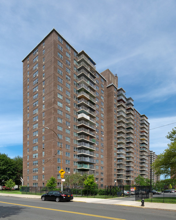 Lafayette Nelson Apartments LLC in Bronx, NY - Building Photo