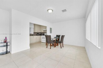 1602 Palm Ave in Hialeah, FL - Building Photo - Building Photo
