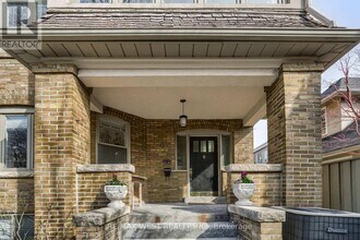 4 Oriole Gardens in Toronto, ON - Building Photo - Building Photo