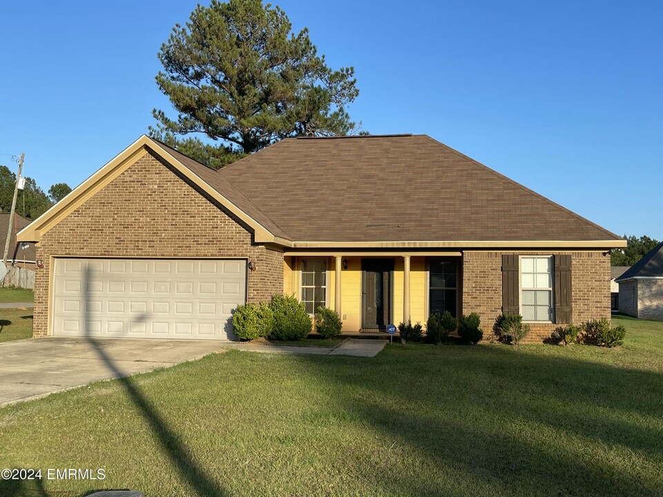 7477 Blue Bird Dr in Marion, MS - Building Photo