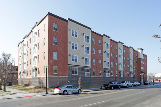 LaFayette Square in Davenport, IA - Foto de edificio - Building Photo