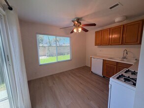 5290 Hidalgo St in Camarillo, CA - Building Photo - Building Photo