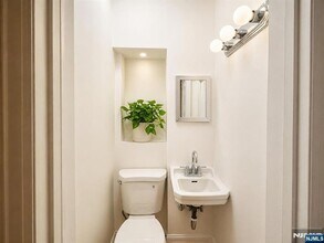 1106 Bromley Ave in Teaneck, NJ - Building Photo - Building Photo