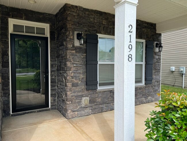 2198 Laurens Dr in Concord, NC - Building Photo - Building Photo